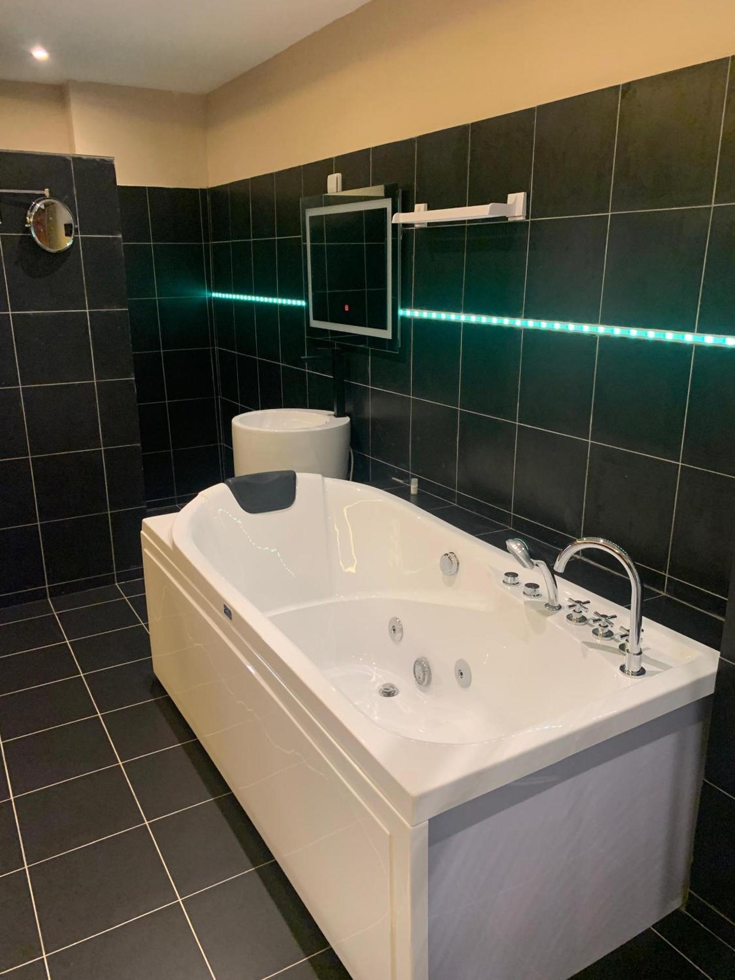 Sky Kenako Hotel Криби Экстерьер фото